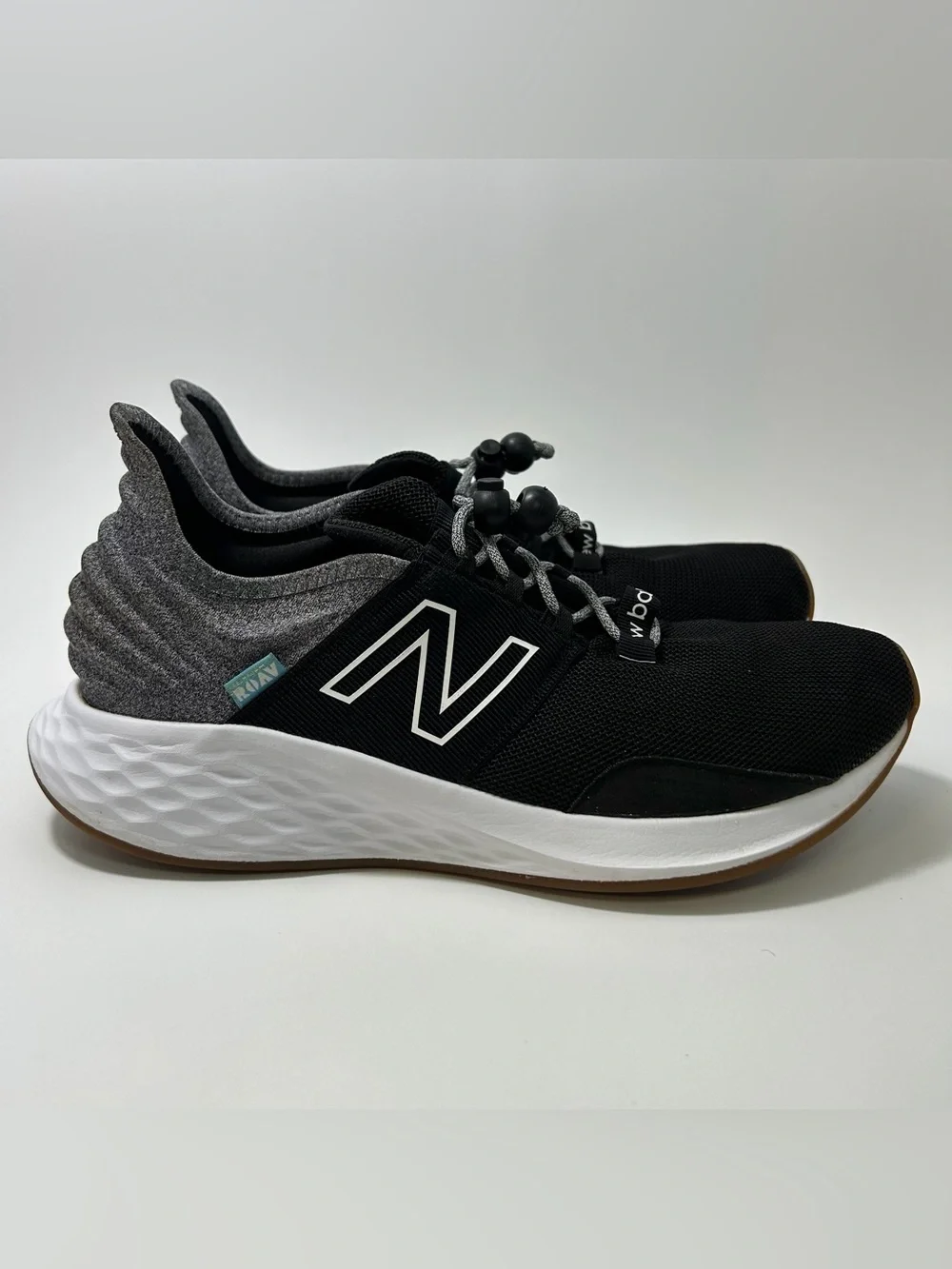 New Balance Fresh Foam ROAV V1 Men's 10.5 Running Shoes Hiking Sneakers Thick